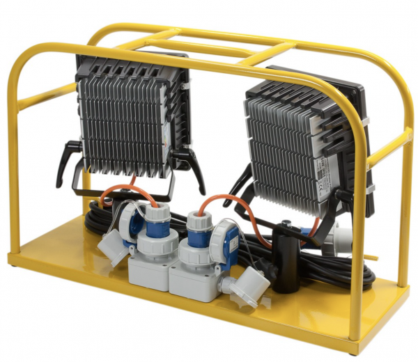 Dönges LED Scheinwerfercontainer-Set Flutlichtstrahler Feuerwehr Scheinwerfer DIN14640